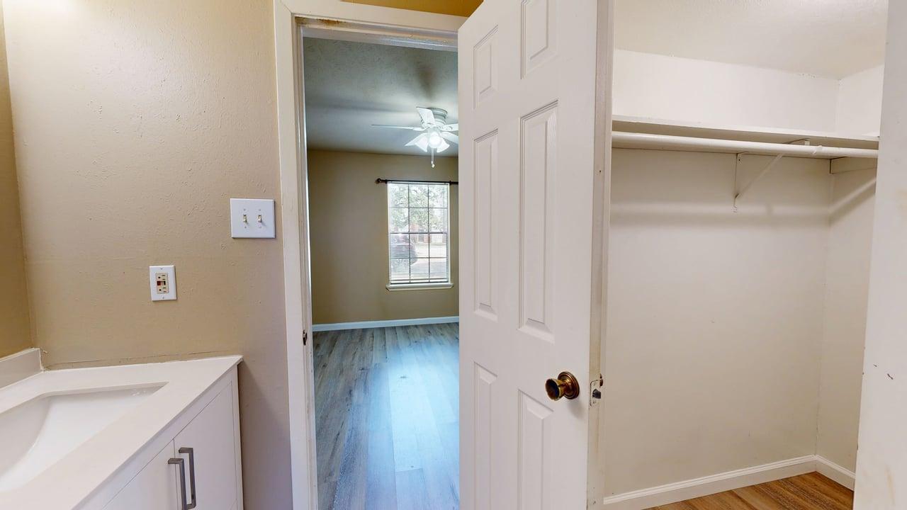Unit B property image