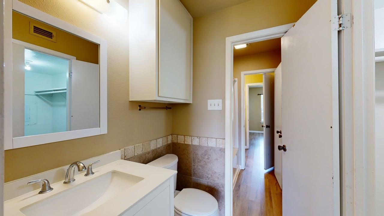 Unit B property image