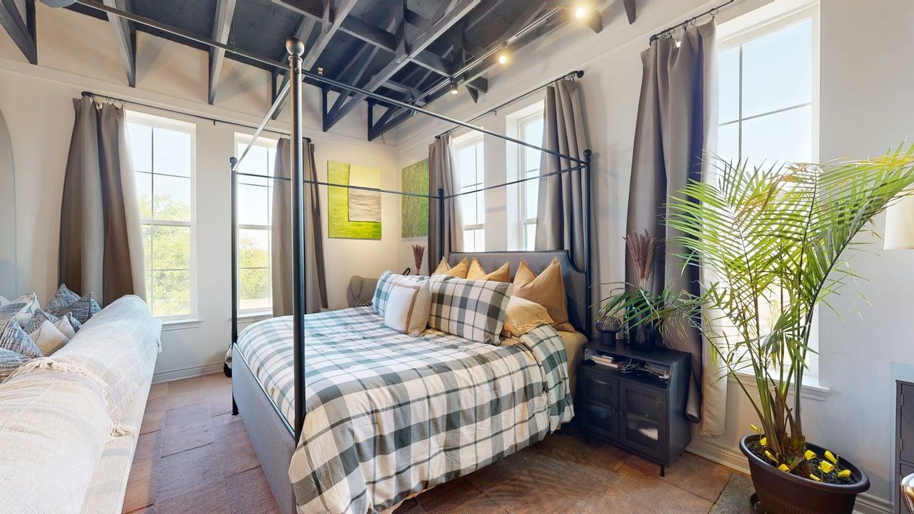 305 W 27th Street, Suite 331 property image