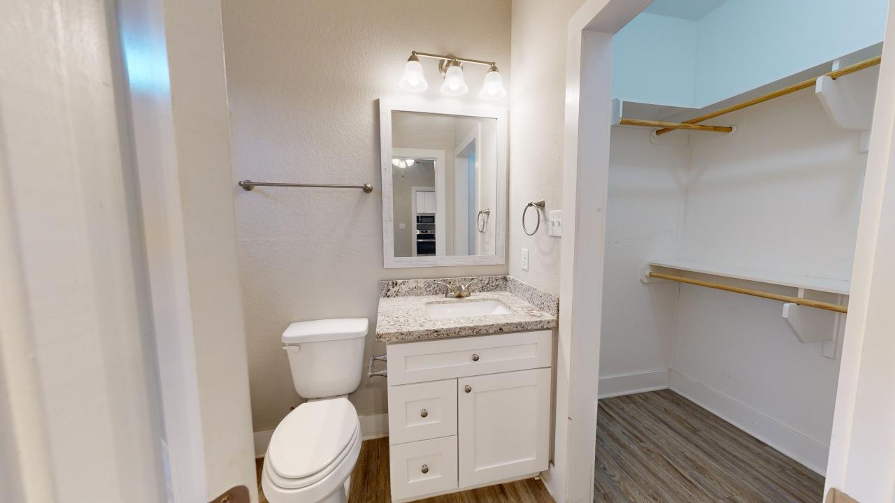 1412 Holleman property image