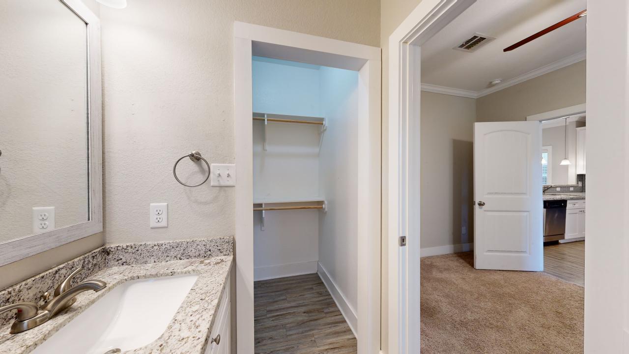 1412 Holleman property image