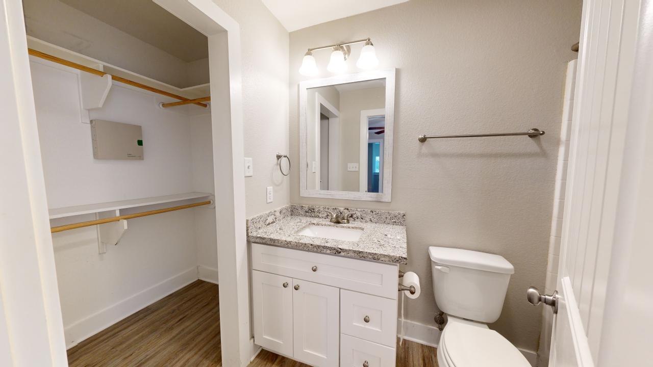 1412 Holleman property image