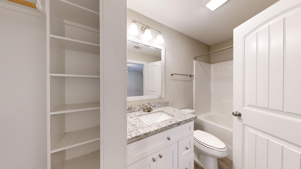 1412 Holleman property image