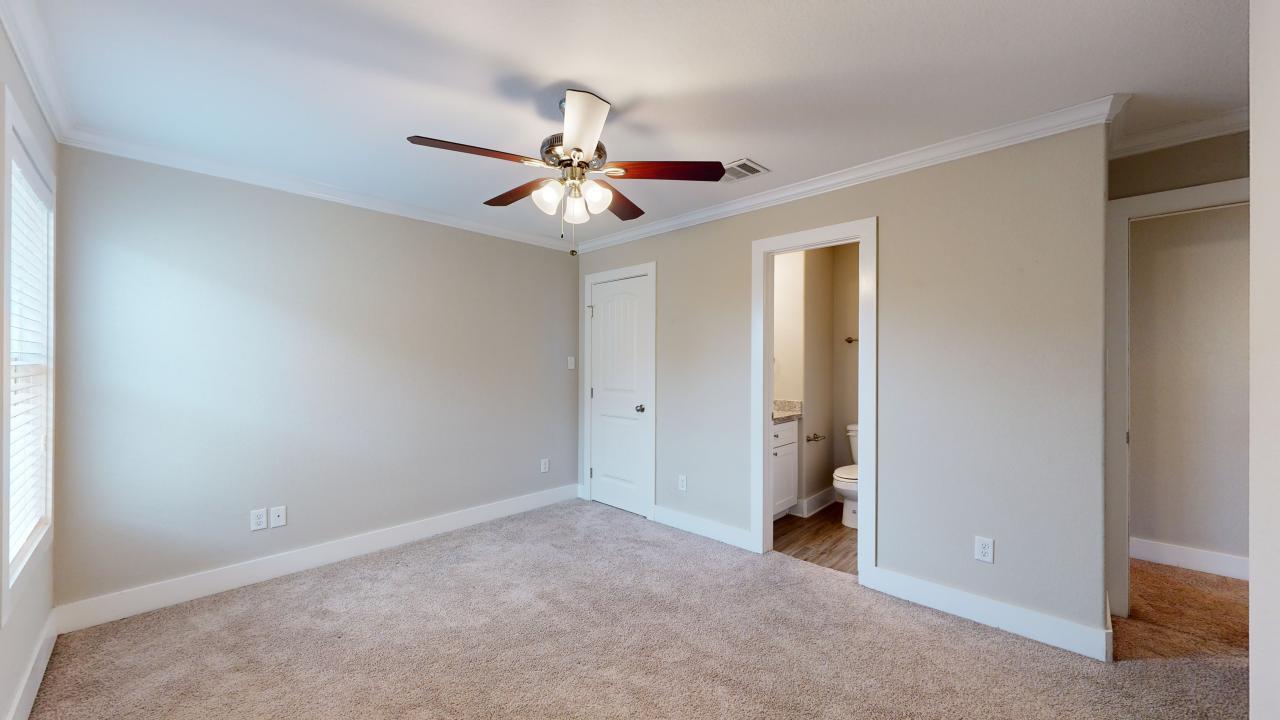 1412 Holleman property image