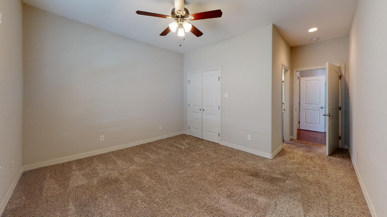 302 Gilchrist property image