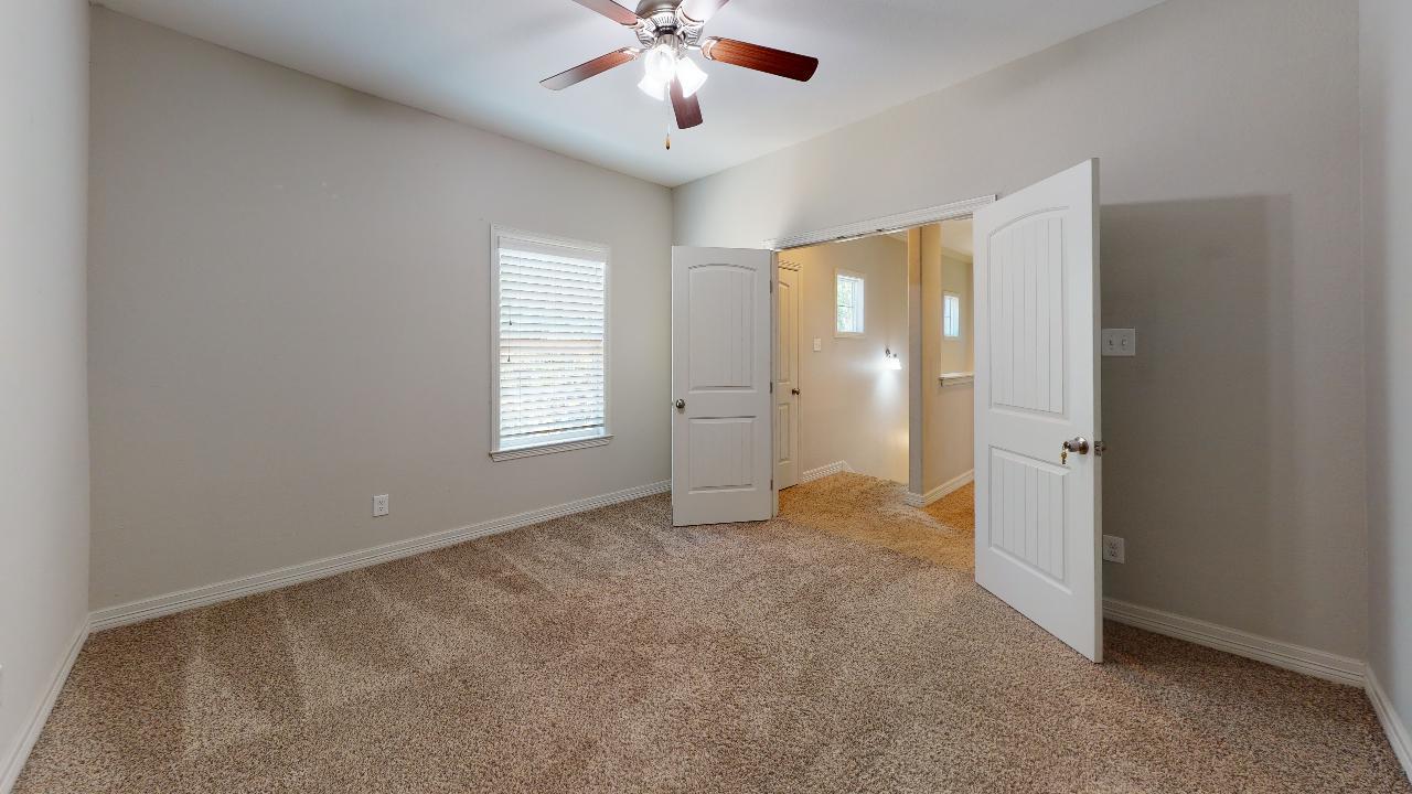 302 Gilchrist property image