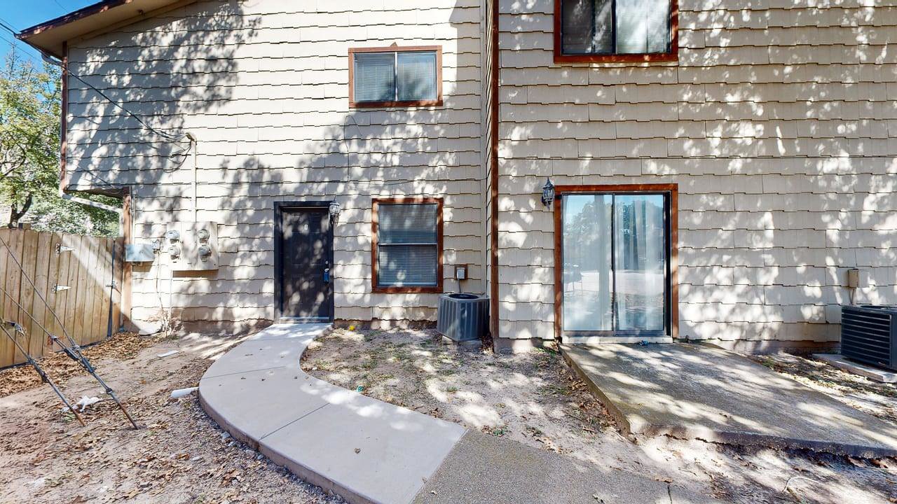 1002 Verde Dr. A property image