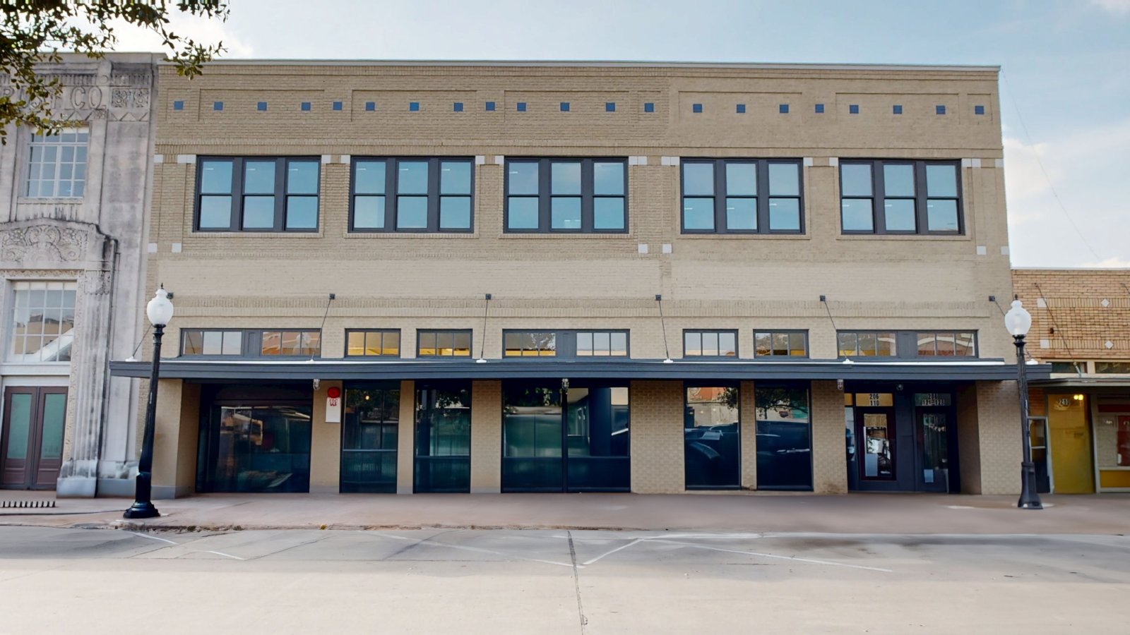 206 N Main 123 property image