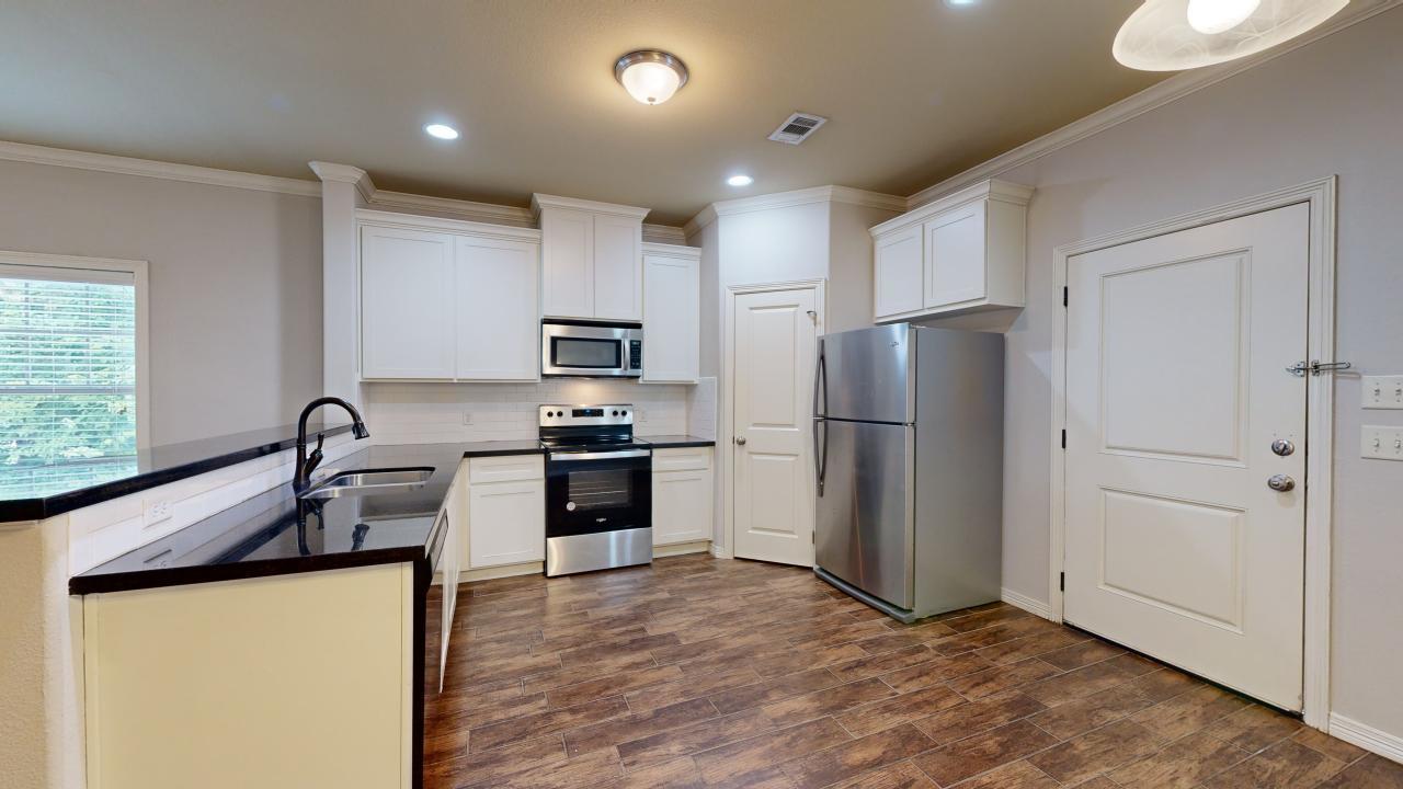 102 Richards property image