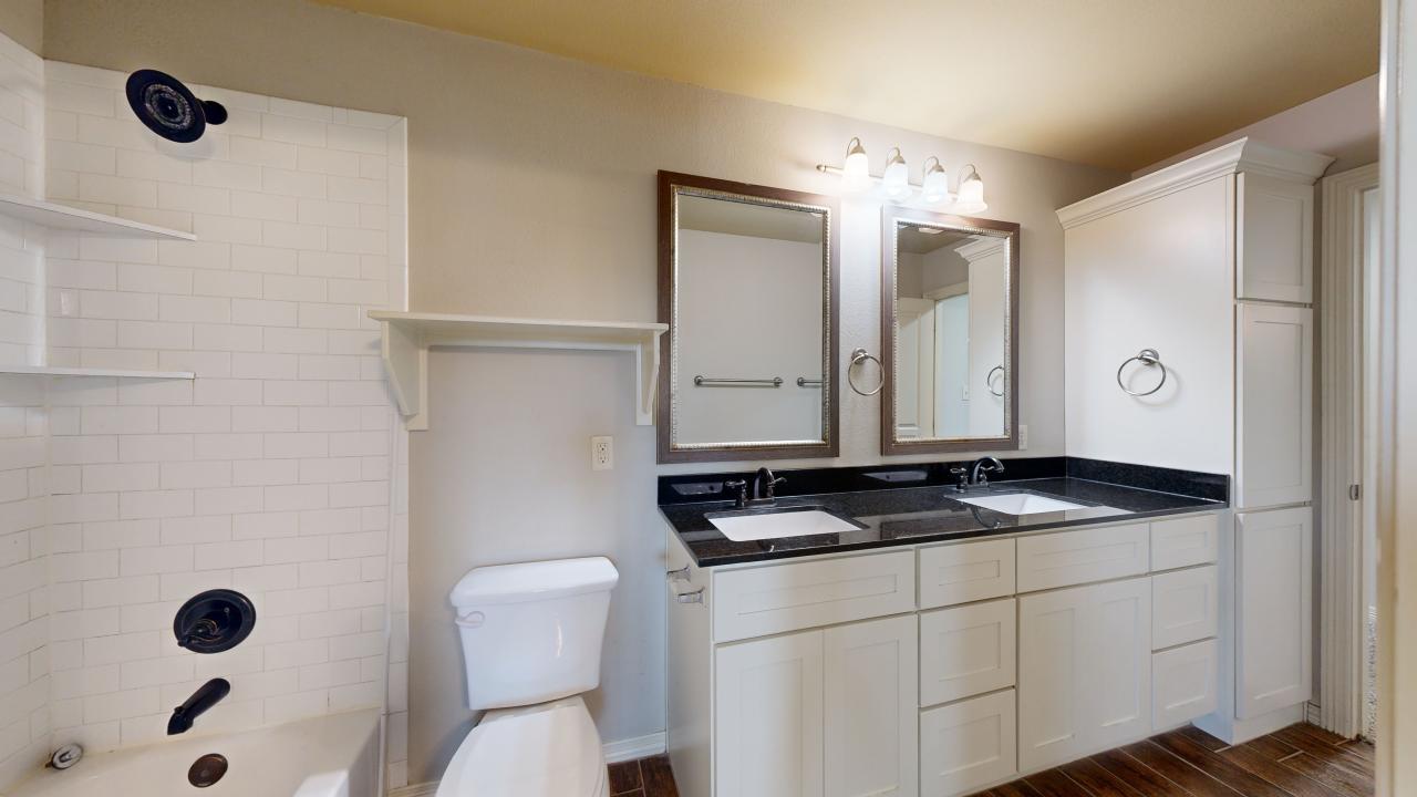 102 Richards property image