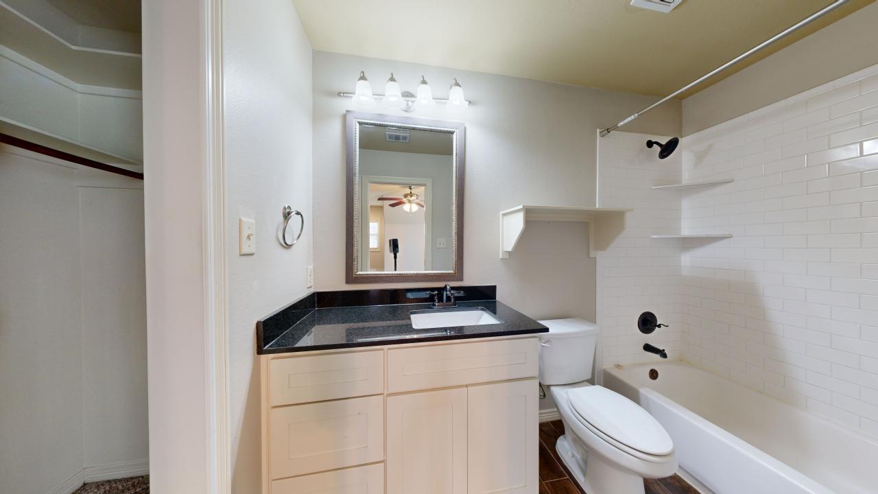 102 Richards property image