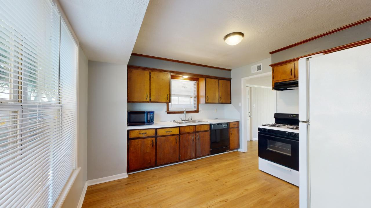 1108 Forest Glenn Court property image