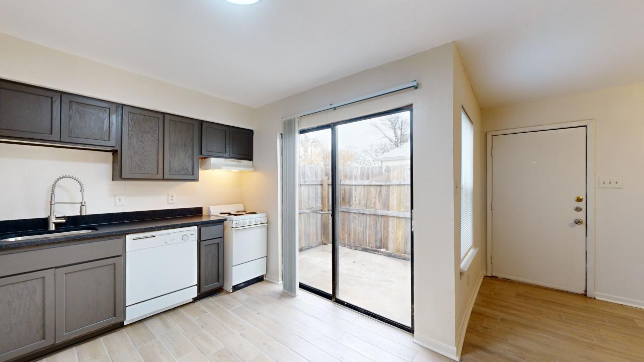 725 Peppertree Dr Apt 25 property image