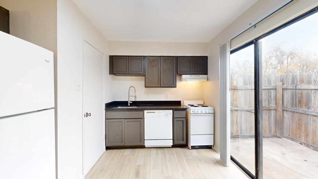 725 Peppertree Dr Apt 25 property image