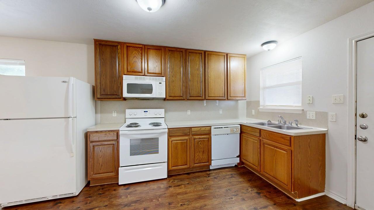 1915 Pine Tree B property image