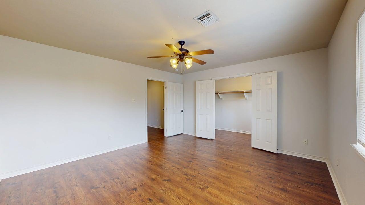 1915 Pine Tree B property image