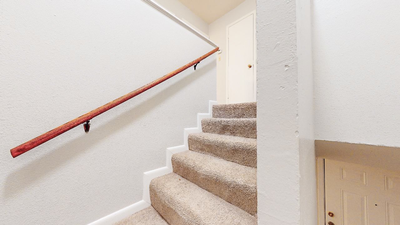 1326 Airline property image