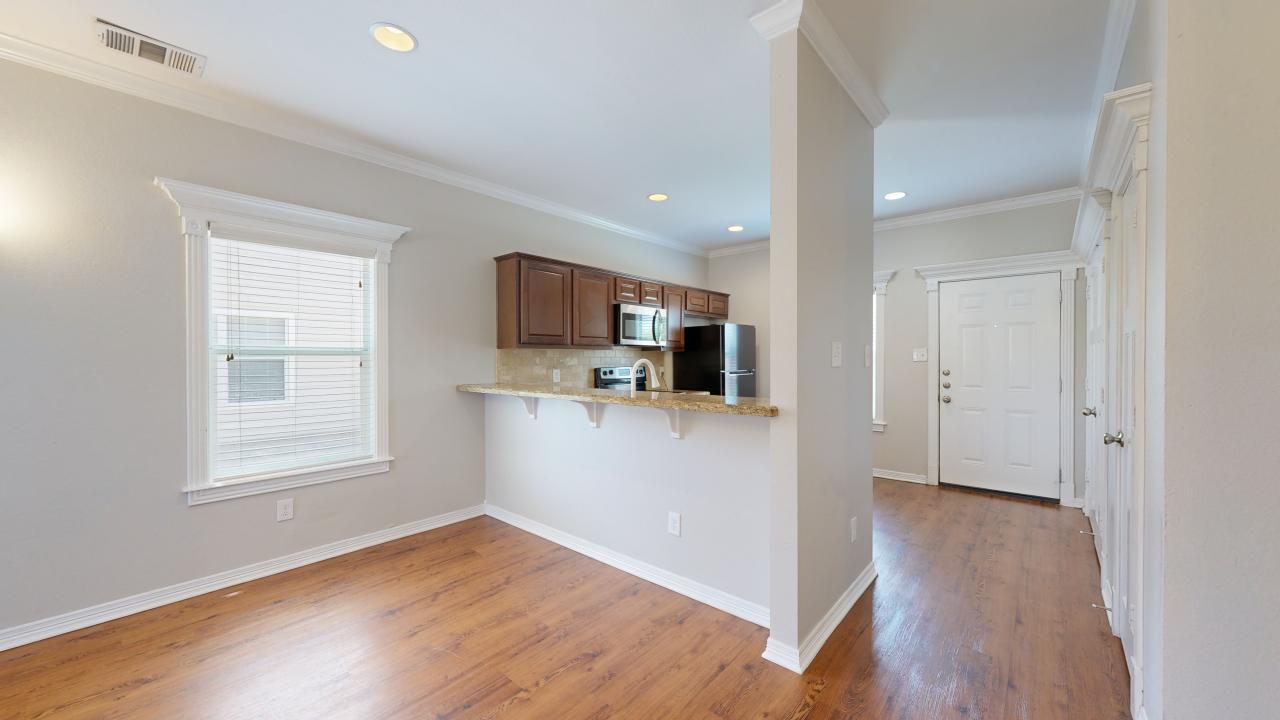 Large 4 bedroom property image