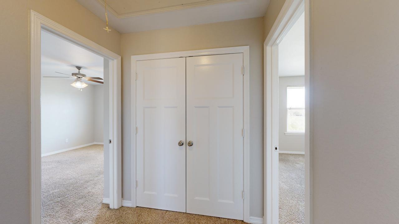 Large 4 bedroom property image