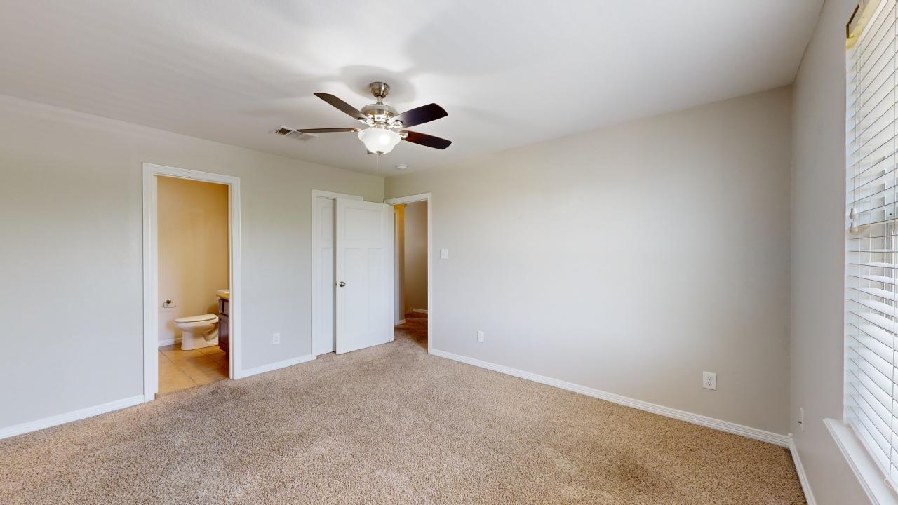 Large 4 bedroom property image