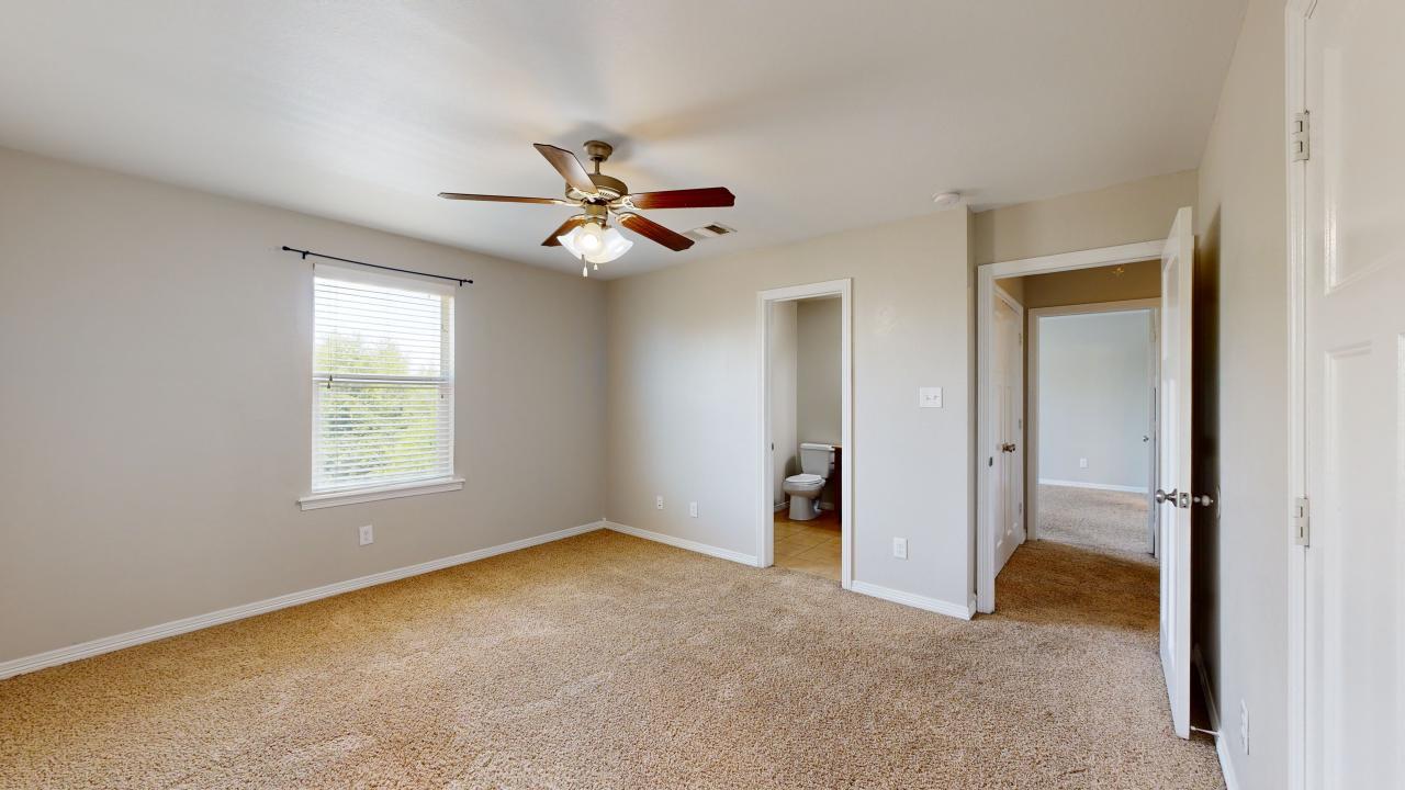 Large 4 bedroom property image