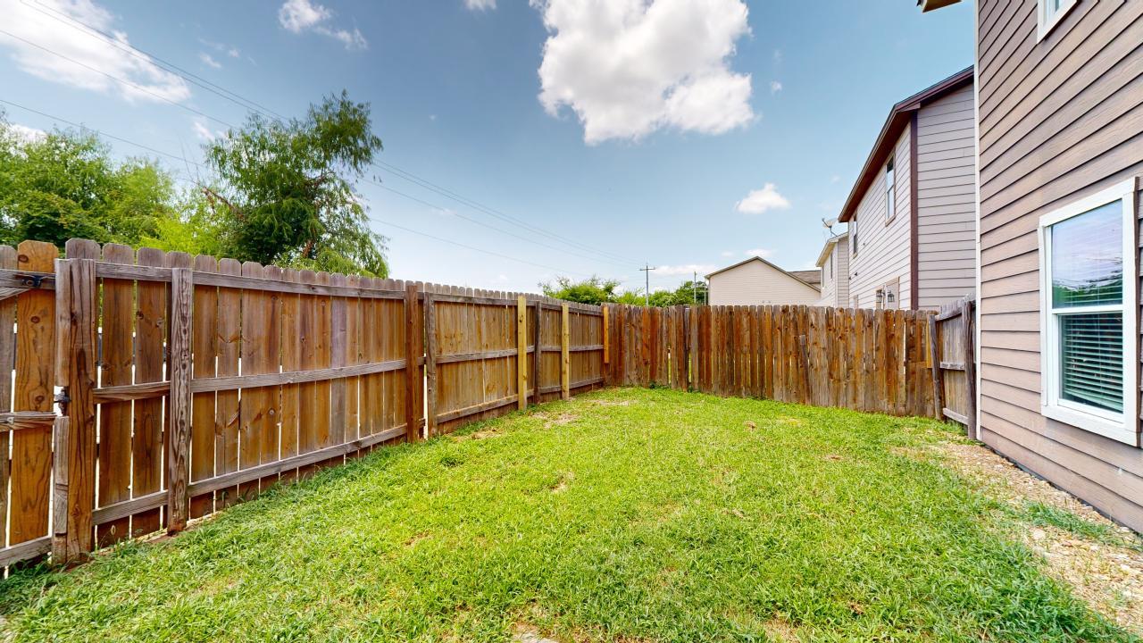 Large 4 bedroom property image