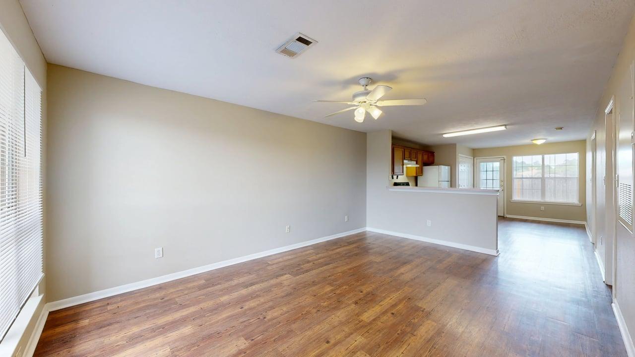 https://my.matterport.com/show/?m=mCbKq1hEYSY&mls=1 property image