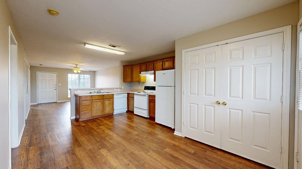 https://my.matterport.com/show/?m=mCbKq1hEYSY&mls=1 property image