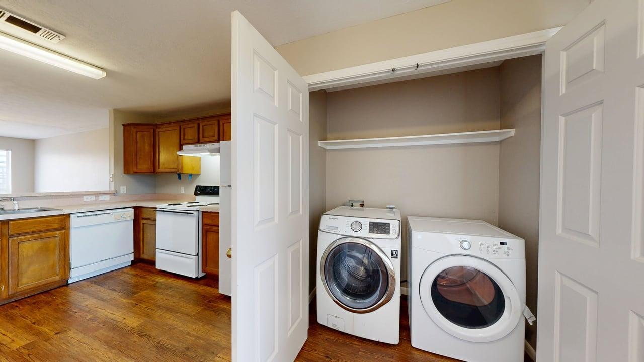 https://my.matterport.com/show/?m=mCbKq1hEYSY&mls=1 property image