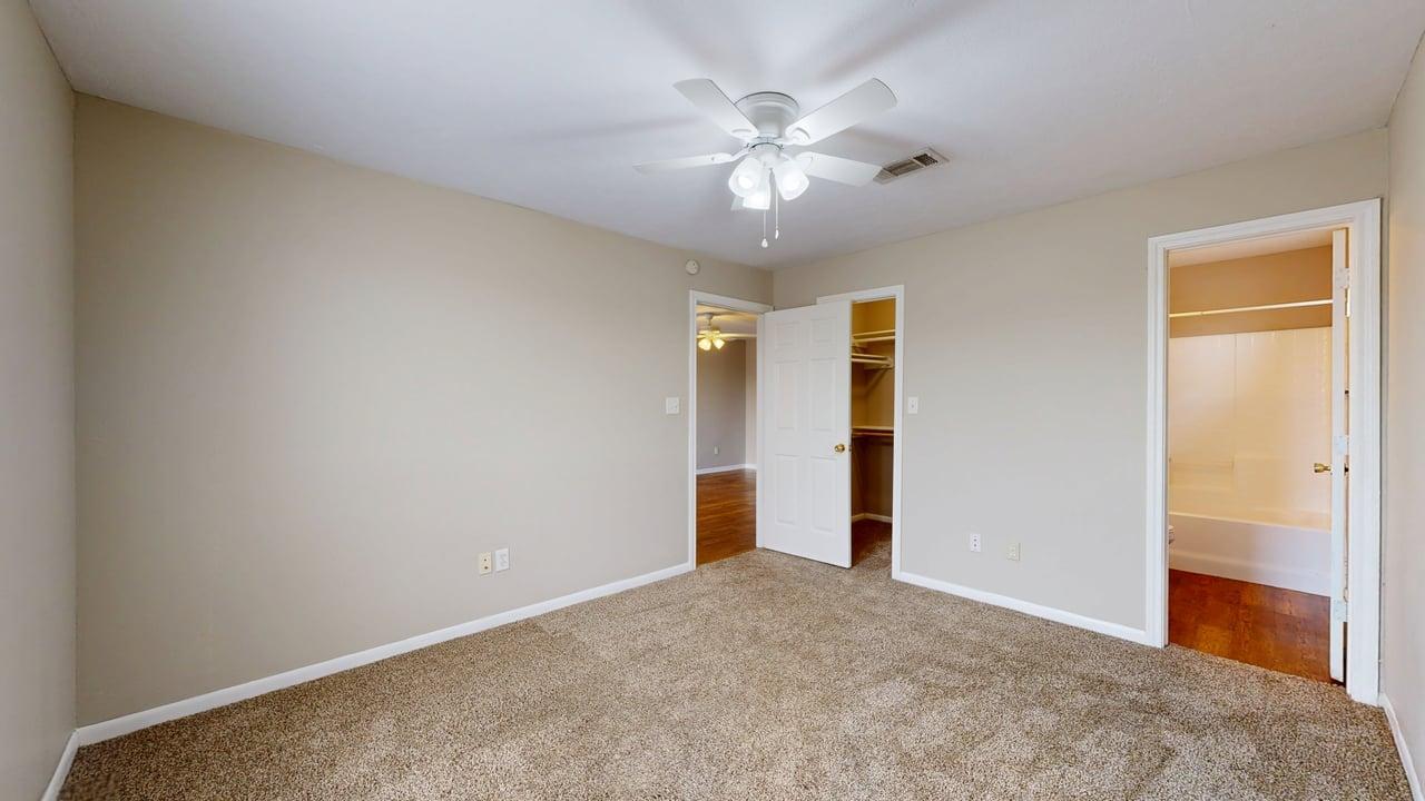 https://my.matterport.com/show/?m=mCbKq1hEYSY&mls=1 property image