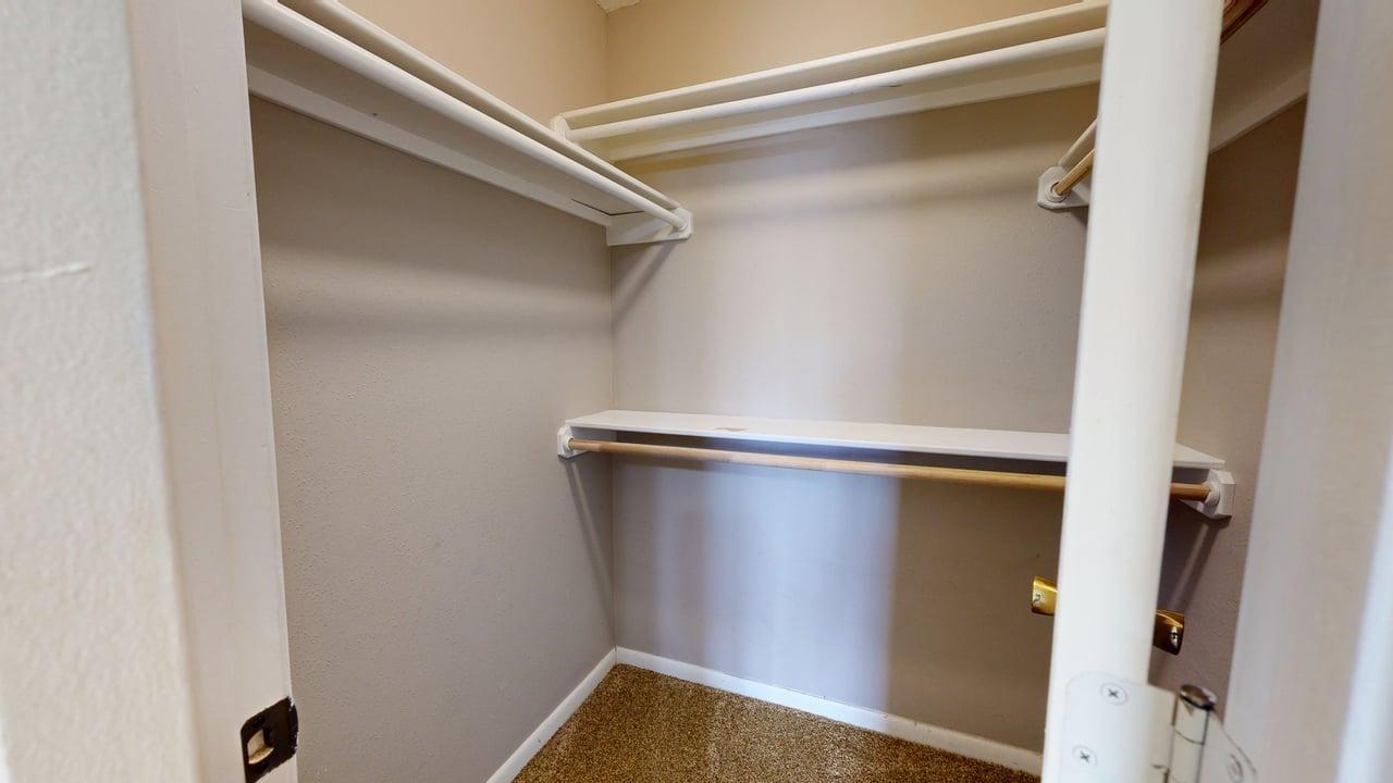 https://my.matterport.com/show/?m=mCbKq1hEYSY&mls=1 property image