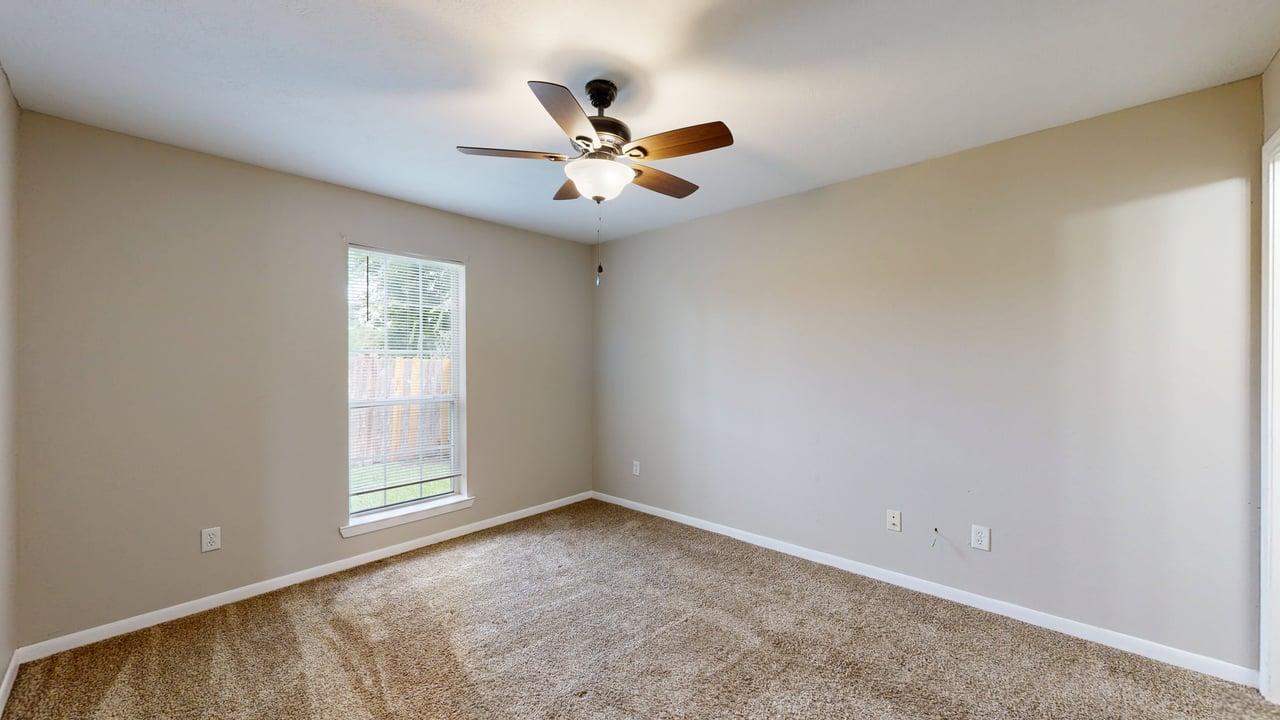https://my.matterport.com/show/?m=mCbKq1hEYSY&mls=1 property image