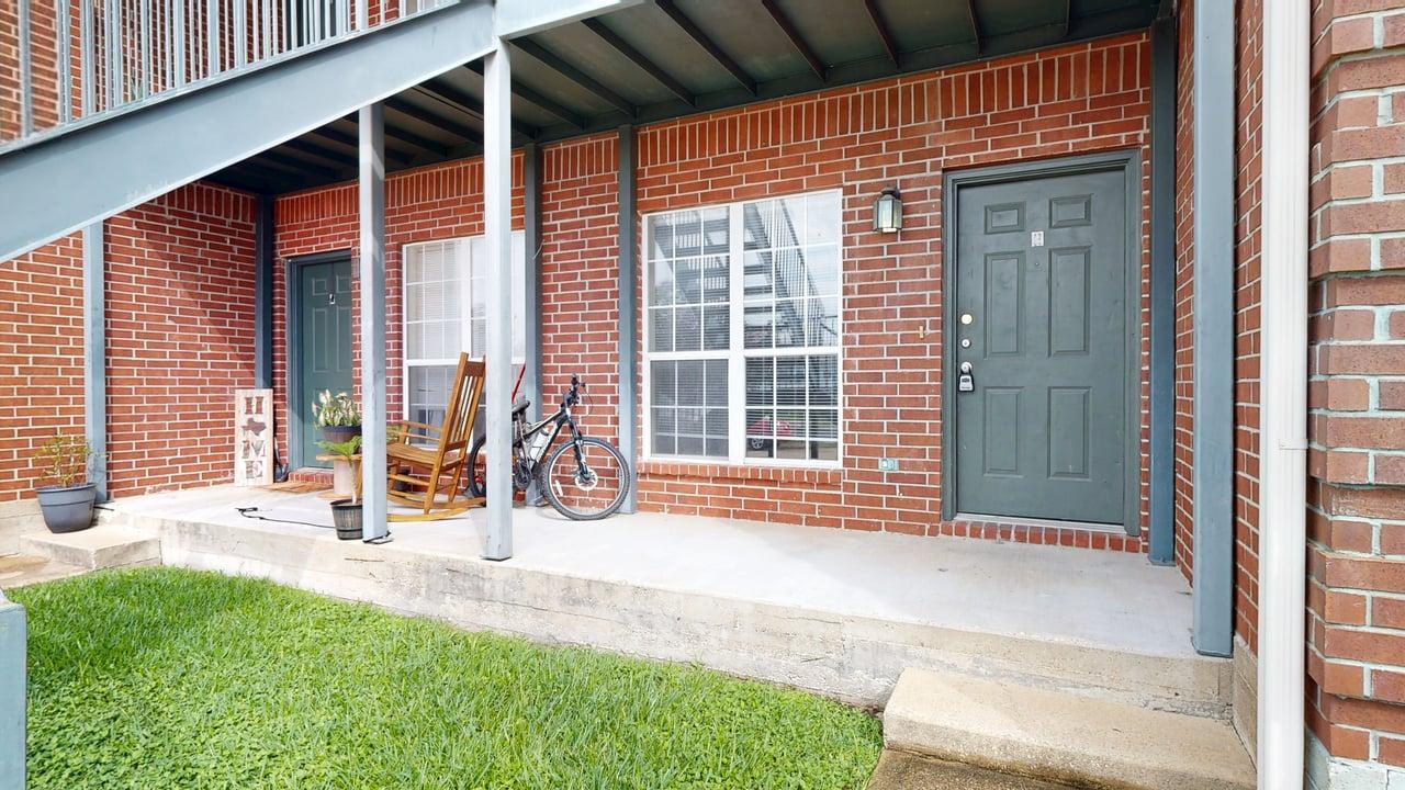 https://my.matterport.com/show/?m=mCbKq1hEYSY&mls=1 property image