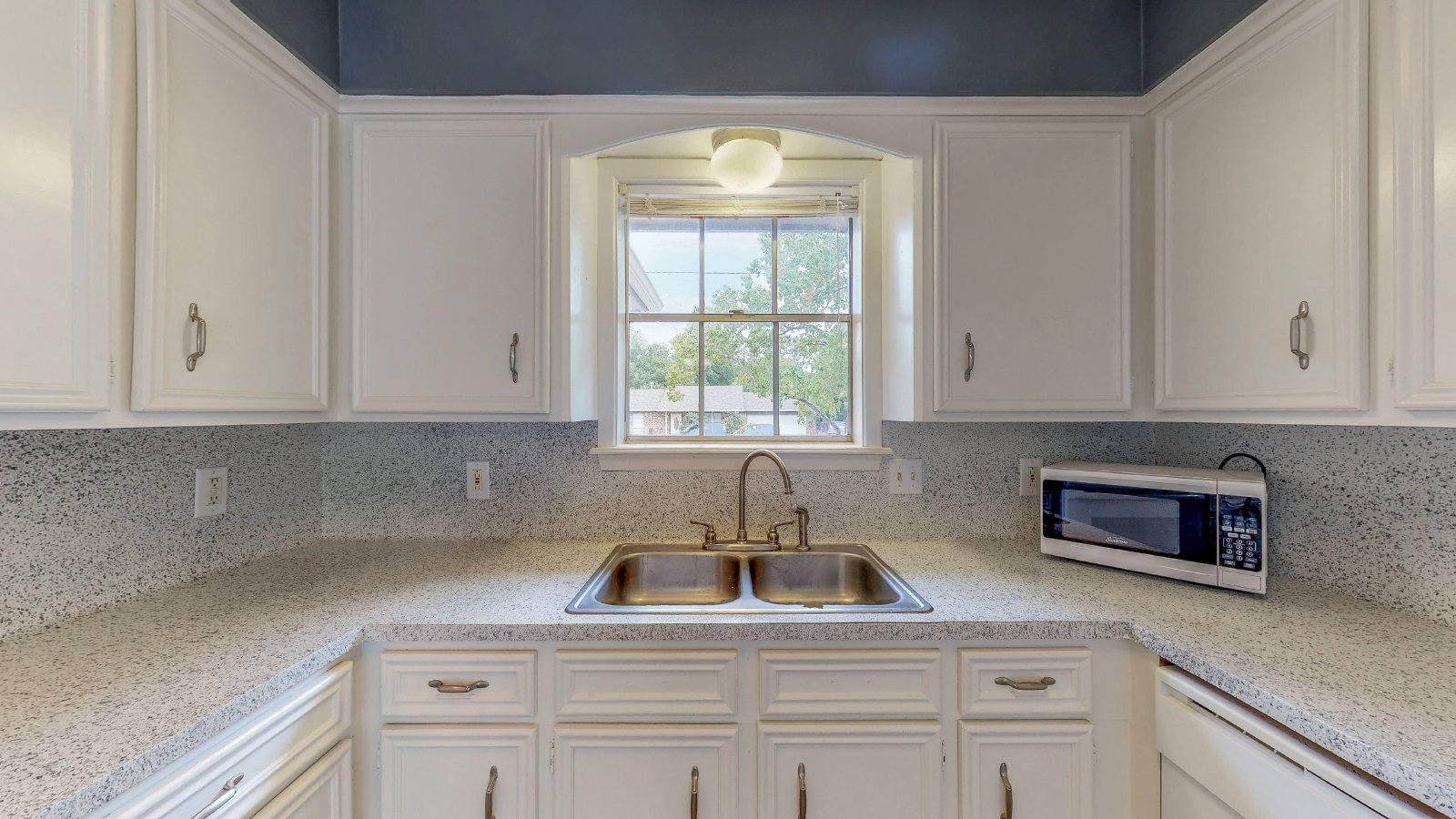 1000 Holleman Dr. property image