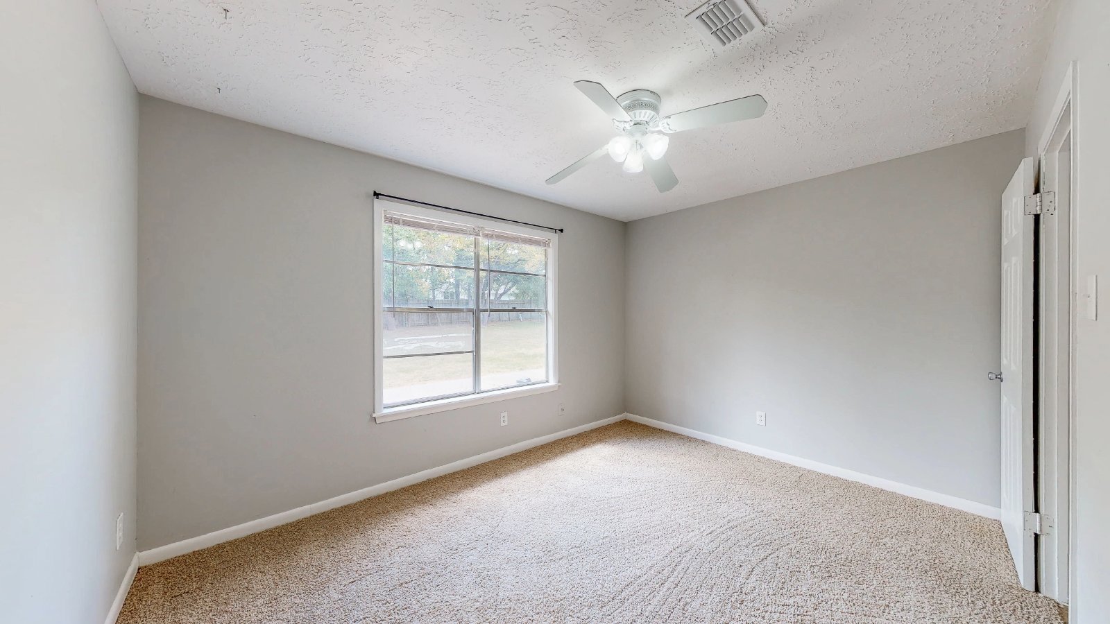 1000 Holleman Dr. property image