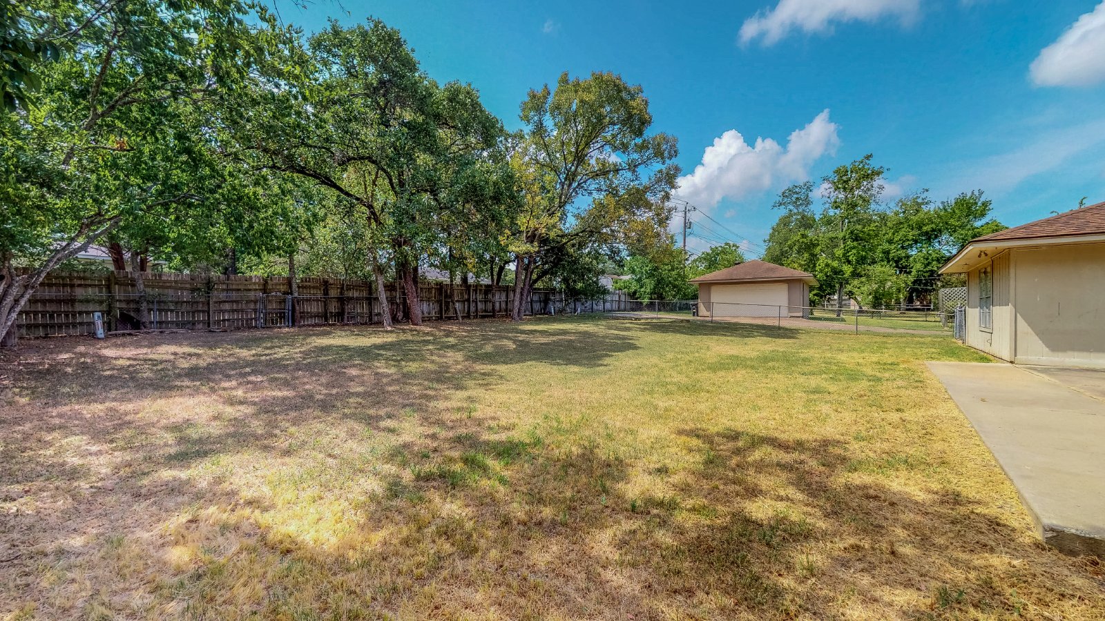 1000 Holleman Dr. property image