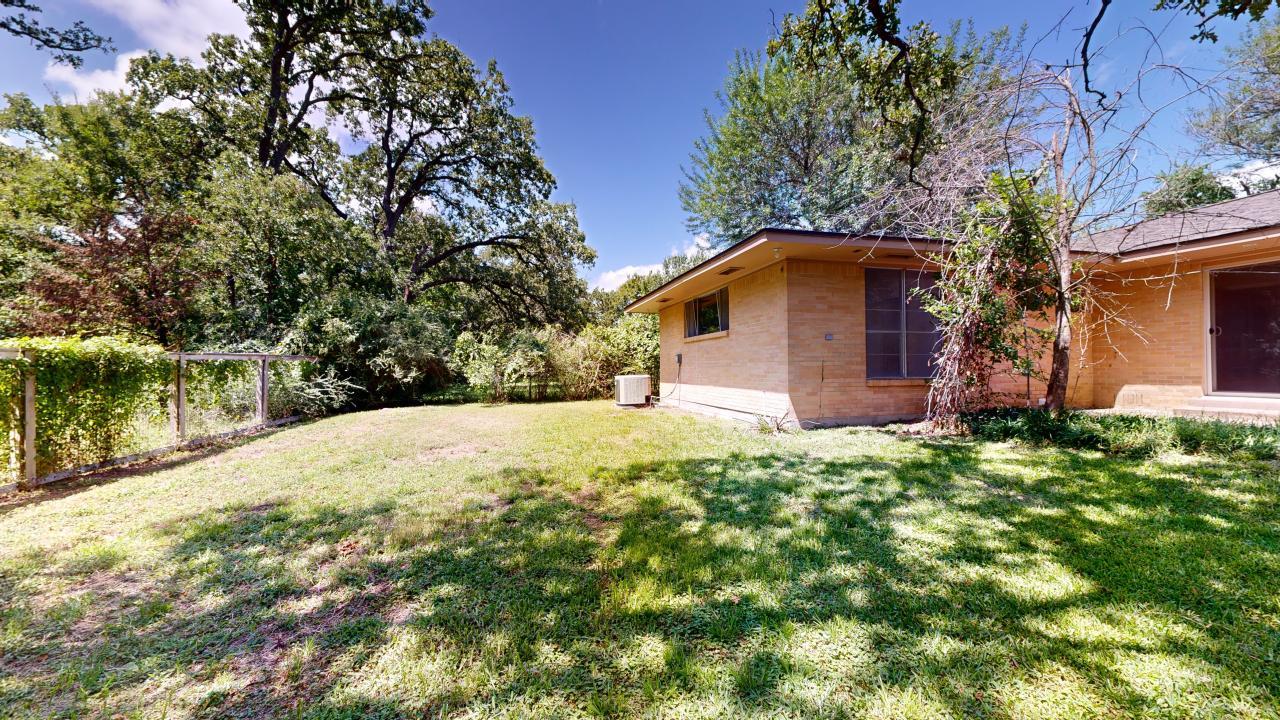 203 West Brookside Drive property image