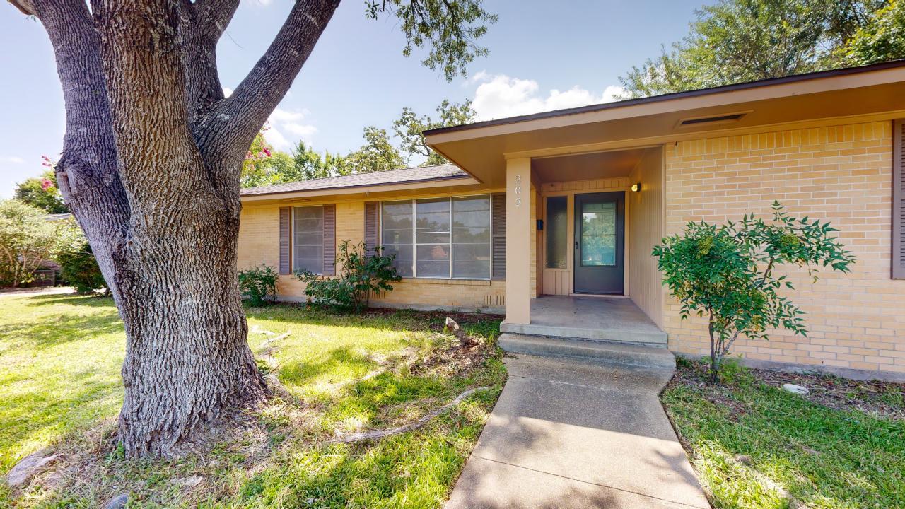 203 West Brookside Drive property image