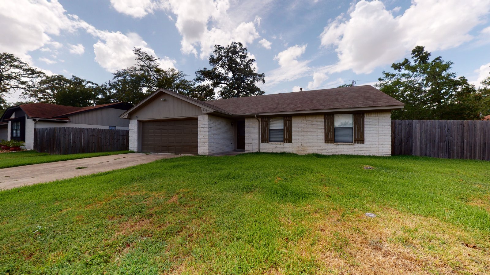 1003 Val Verde property image