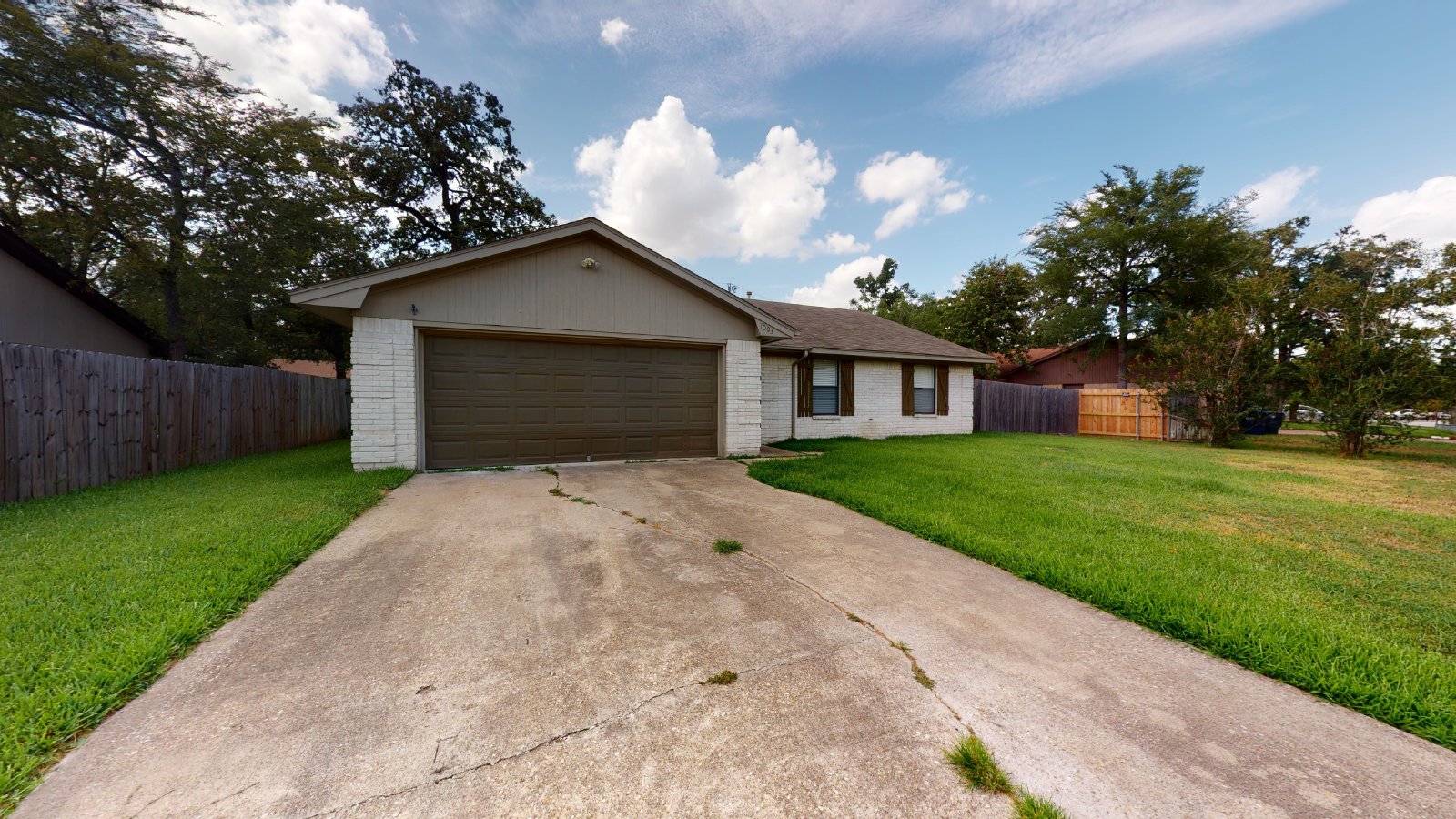 1003 Val Verde property image