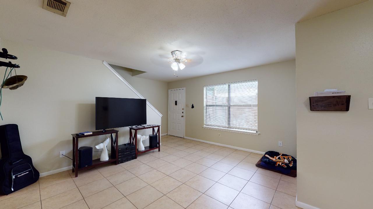 Unit B property image