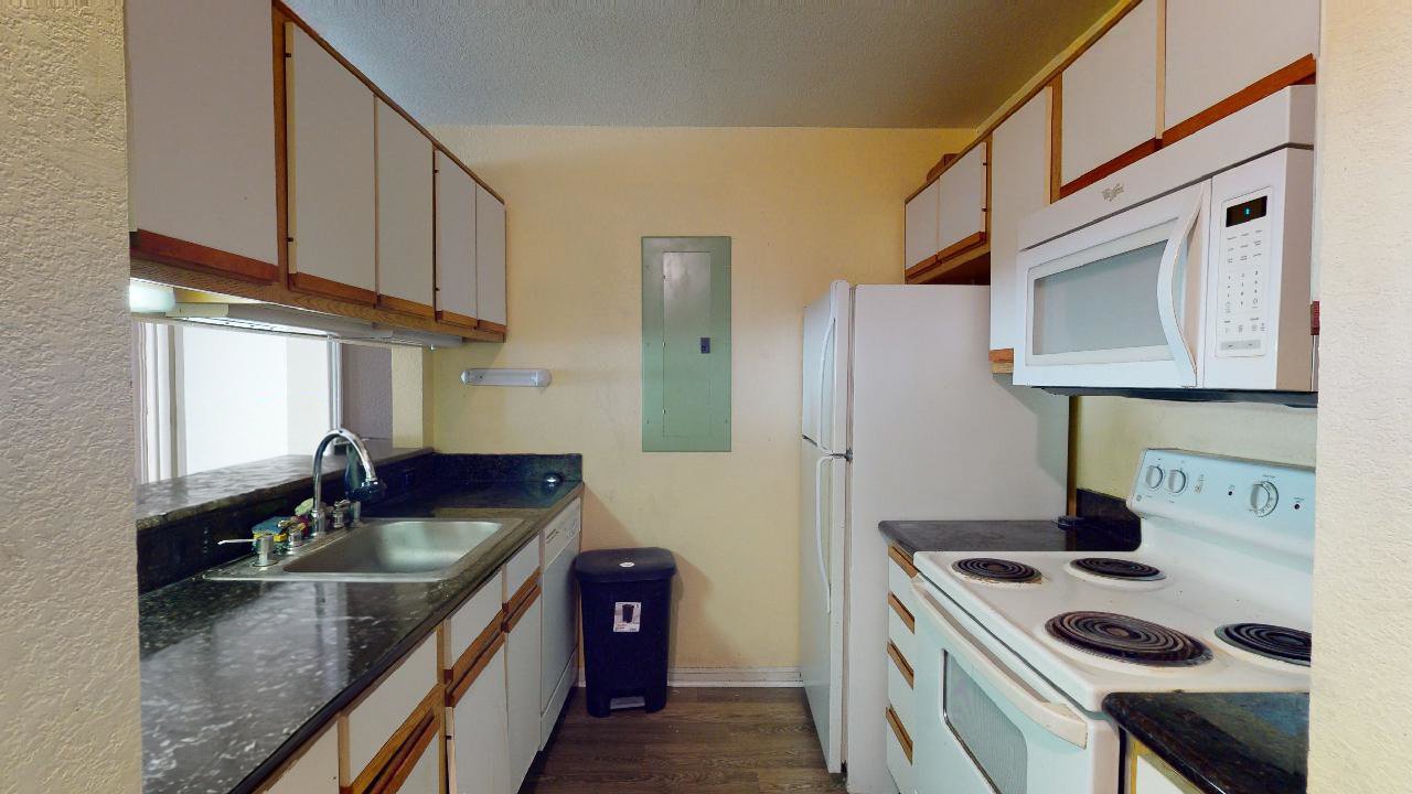 523 Southwest Pkwy room B property image