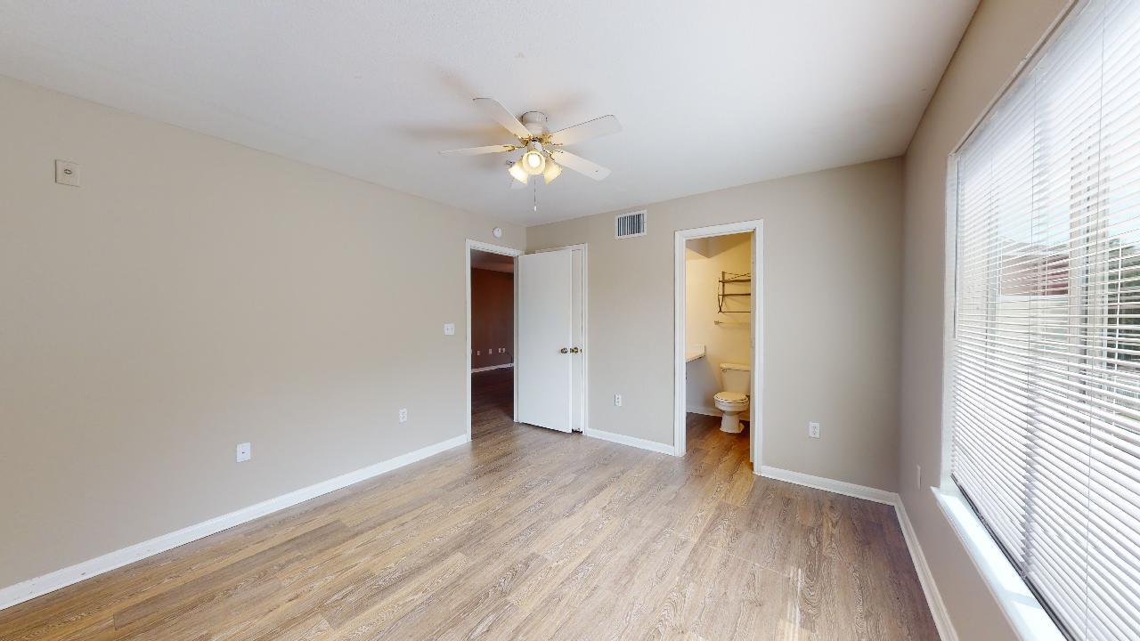 523 Southwest Pkwy room B property image