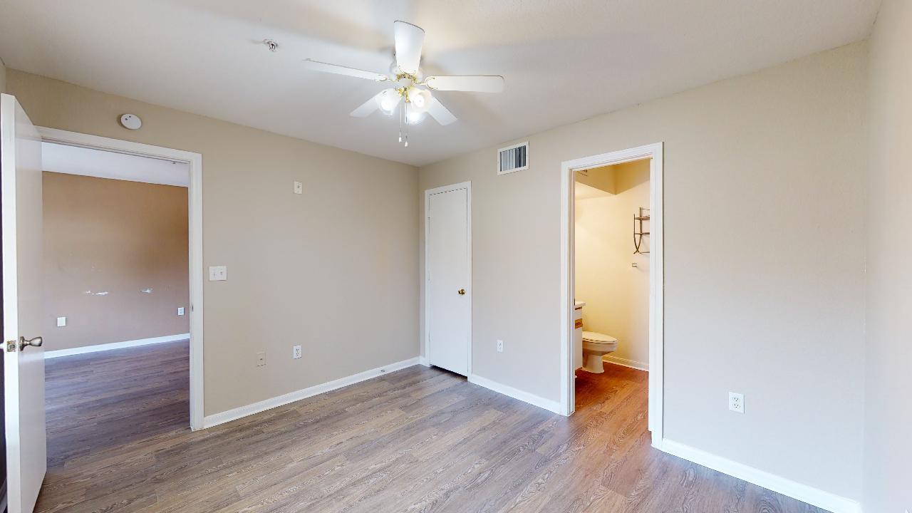 523 Southwest Pkwy room B property image