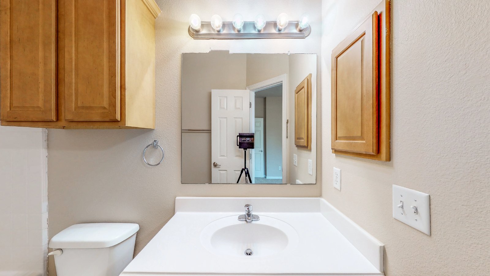 305 Holleman 1306 property image