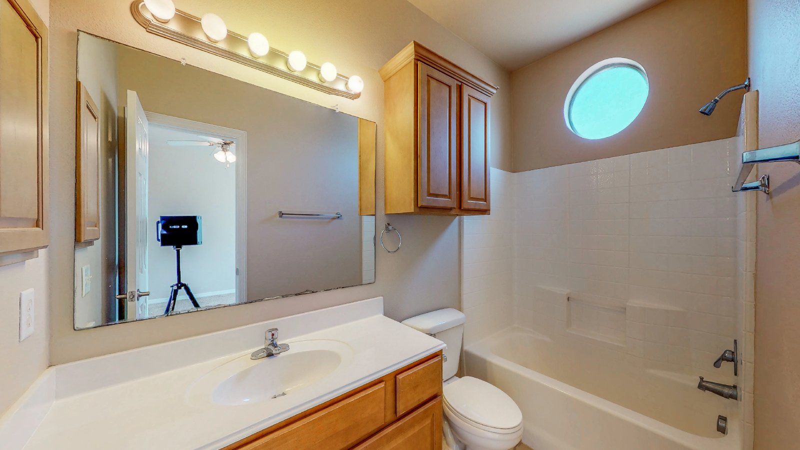 305 Holleman 1306 property image