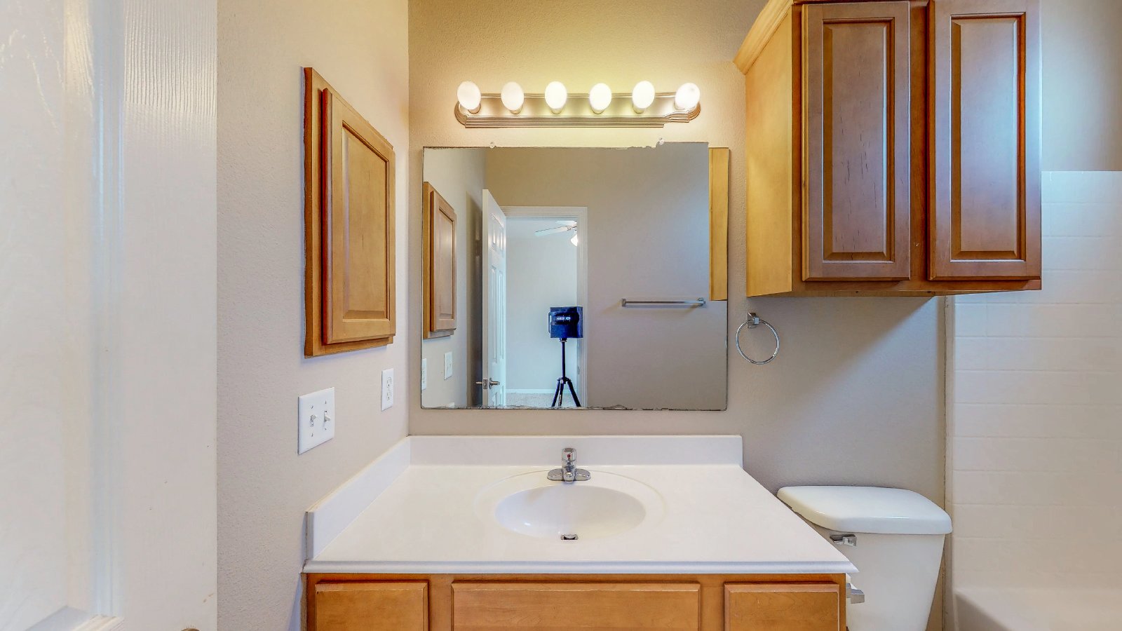 305 Holleman 1306 property image