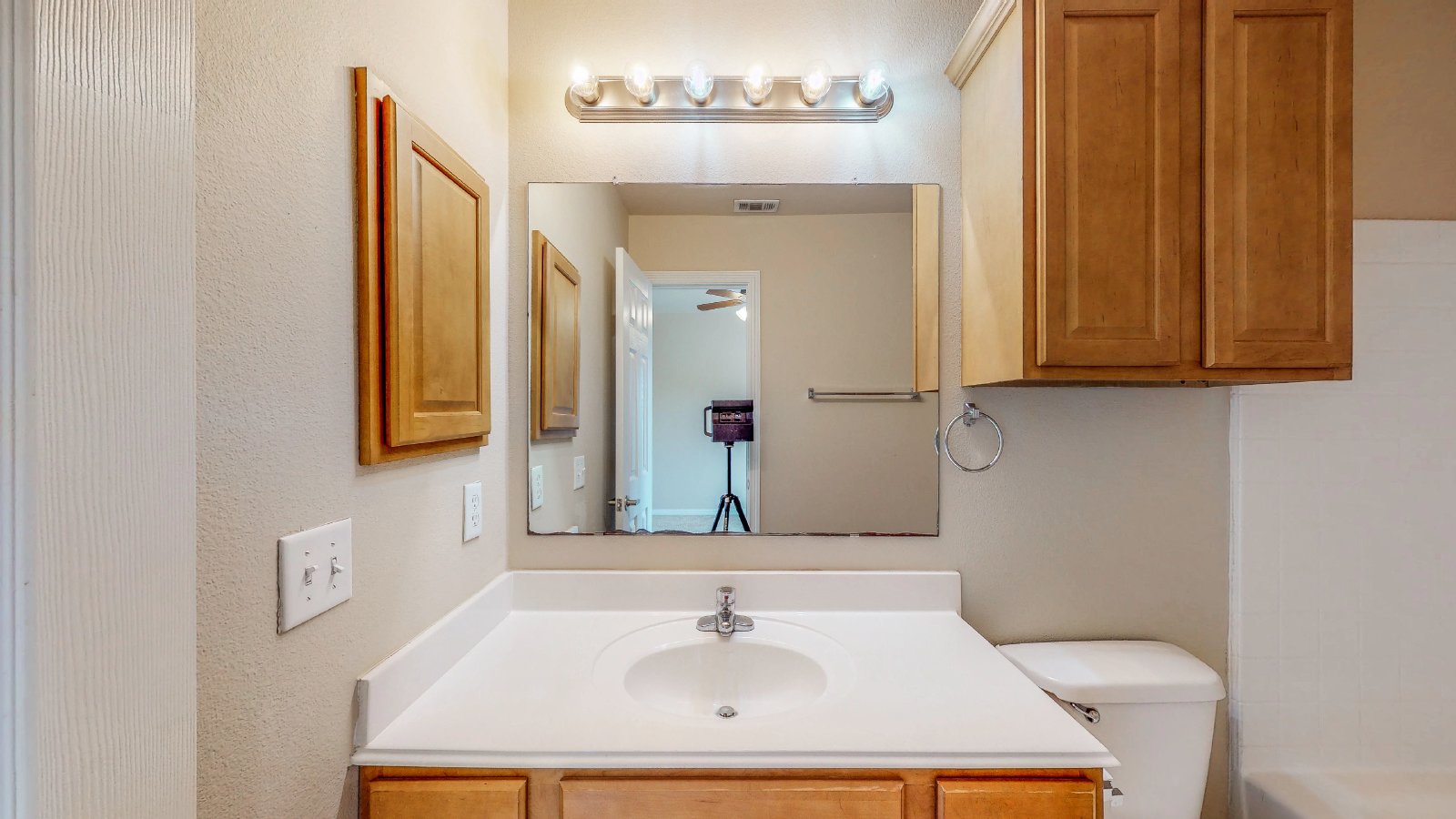 305 Holleman 1306 property image