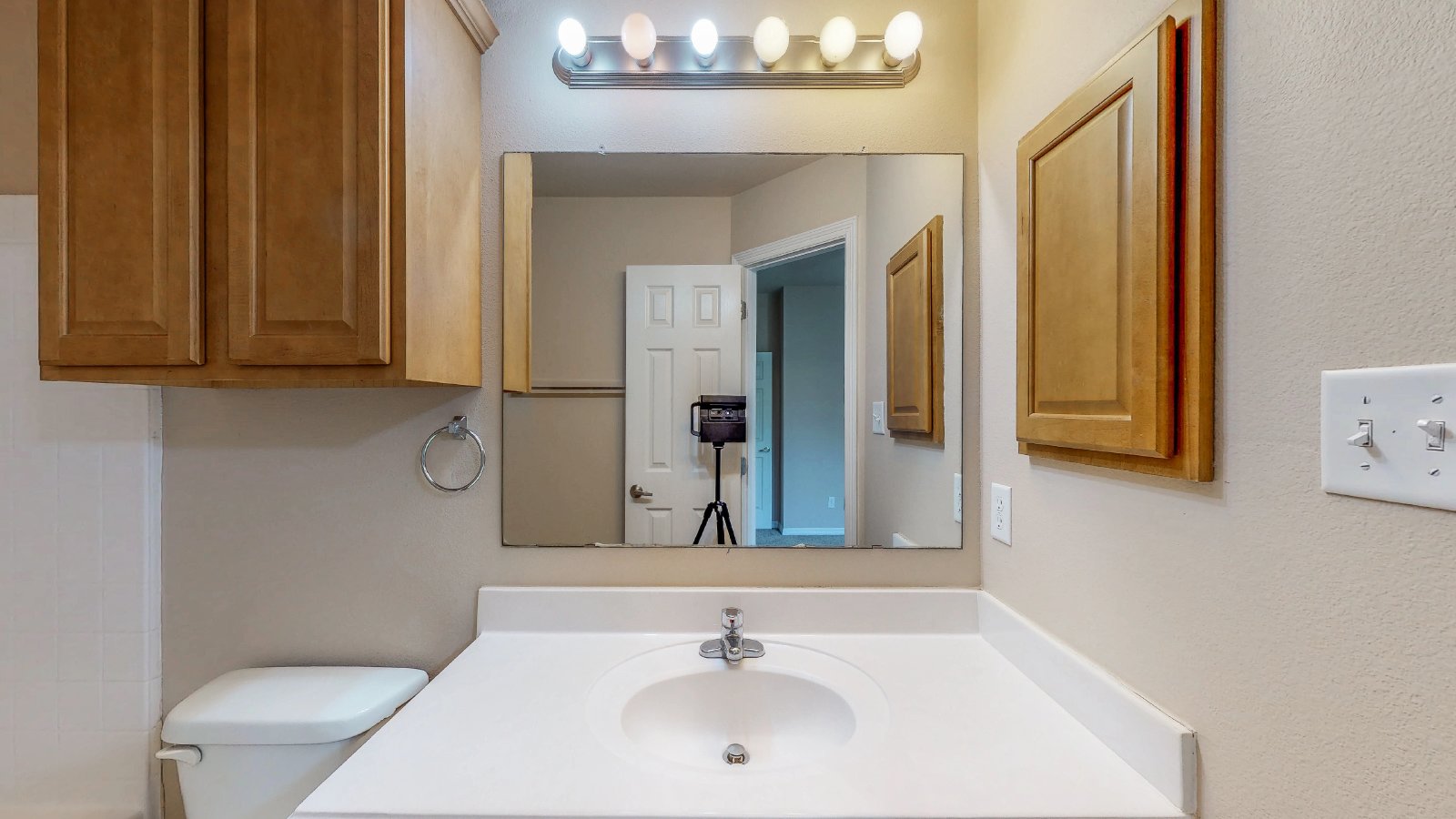 305 Holleman 1306 property image