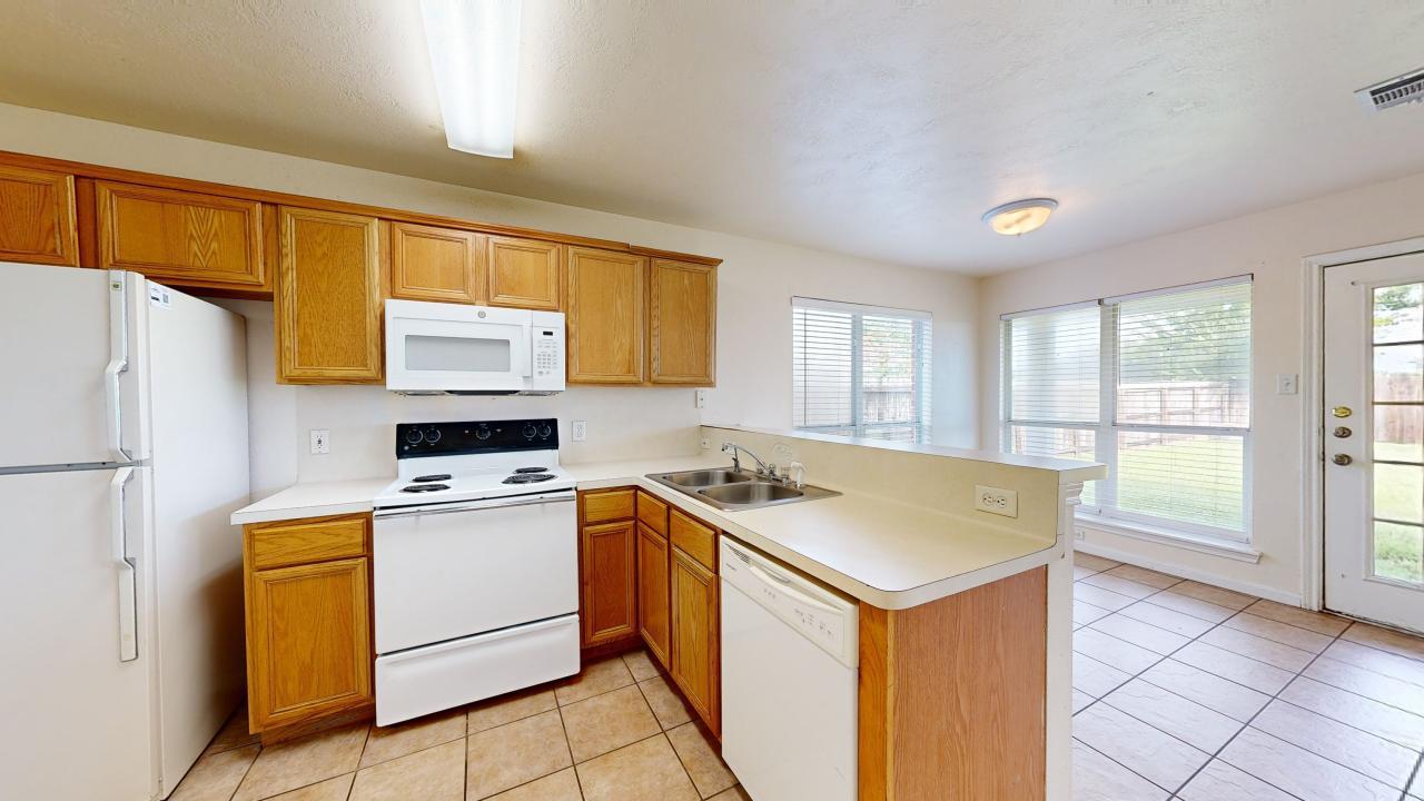 915 Bougainvillea Street property image